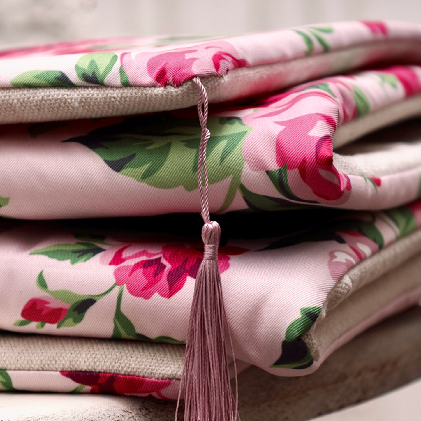 Padded floral print prayer rug with tassels