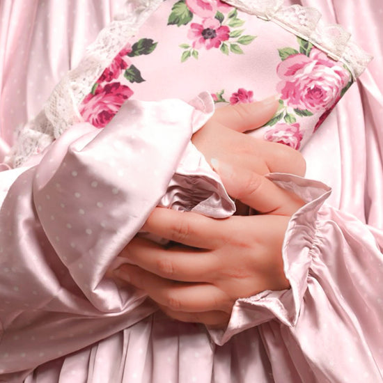 praying Isdal with scarf, armenian satin