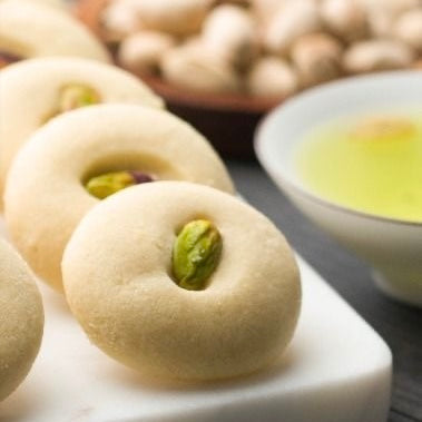 country charm Easter menu: signature mini kahk, ghorayeba, nashader biscuits, & petit four treats