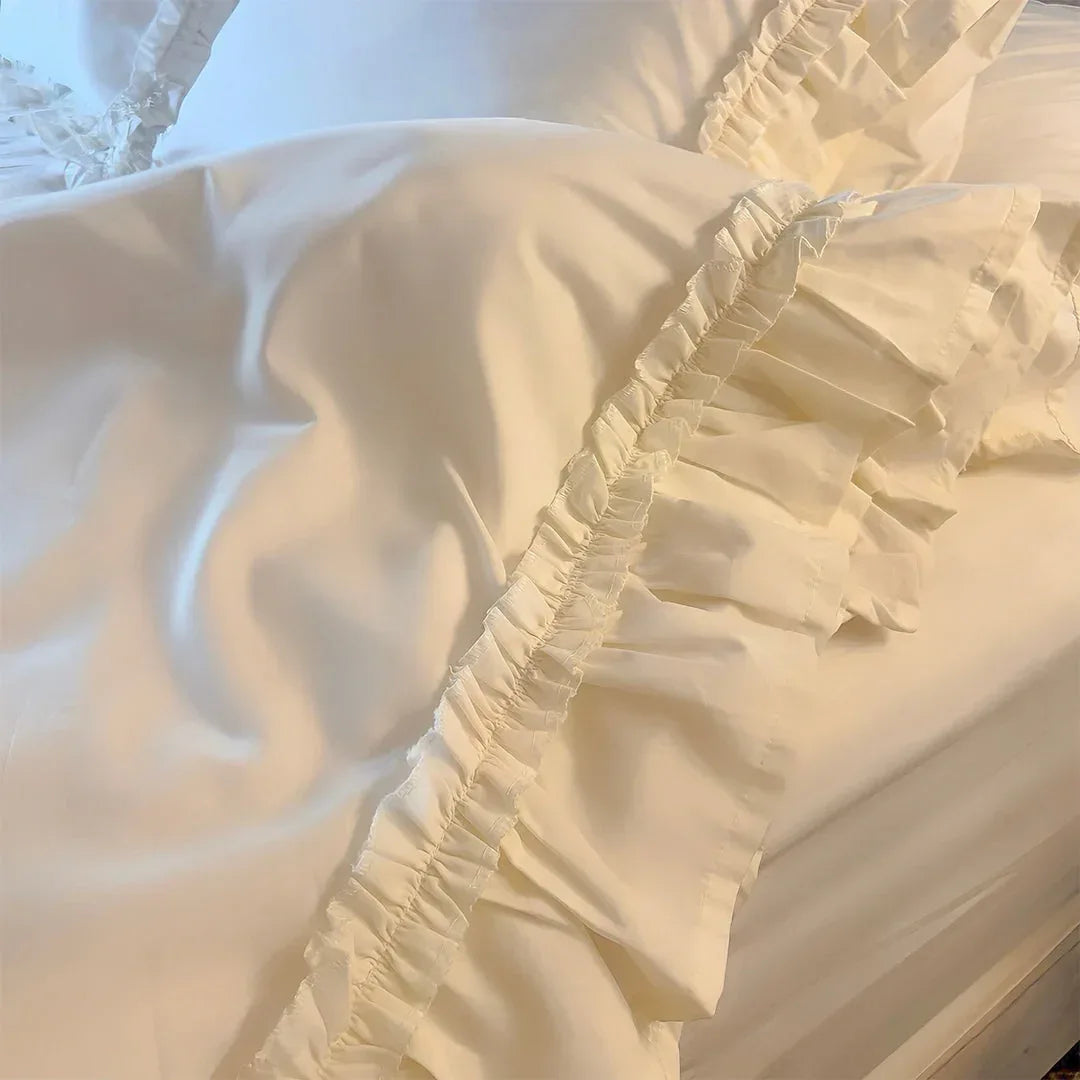 Shabby Chic Country Style Ruffled Duvet Cover in pink or off-white – farmhouse bedroom décor