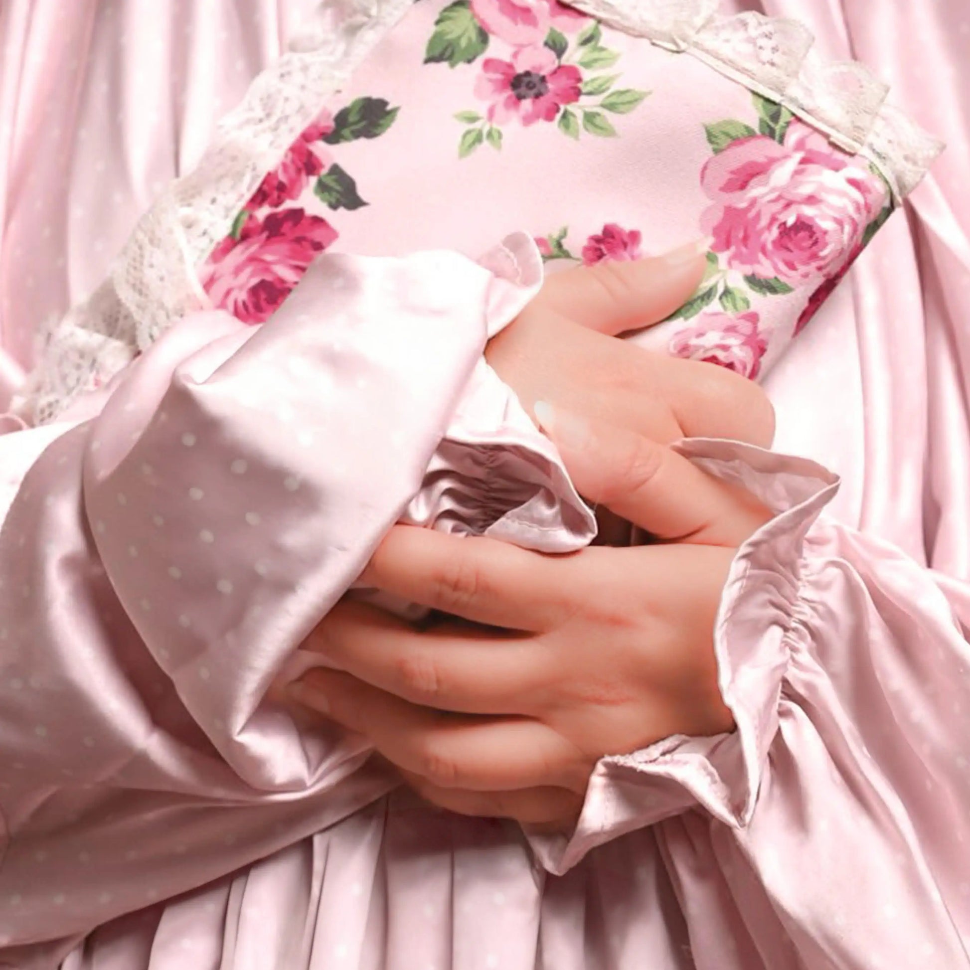 Luxurious satin praying Isdal with attached scarf