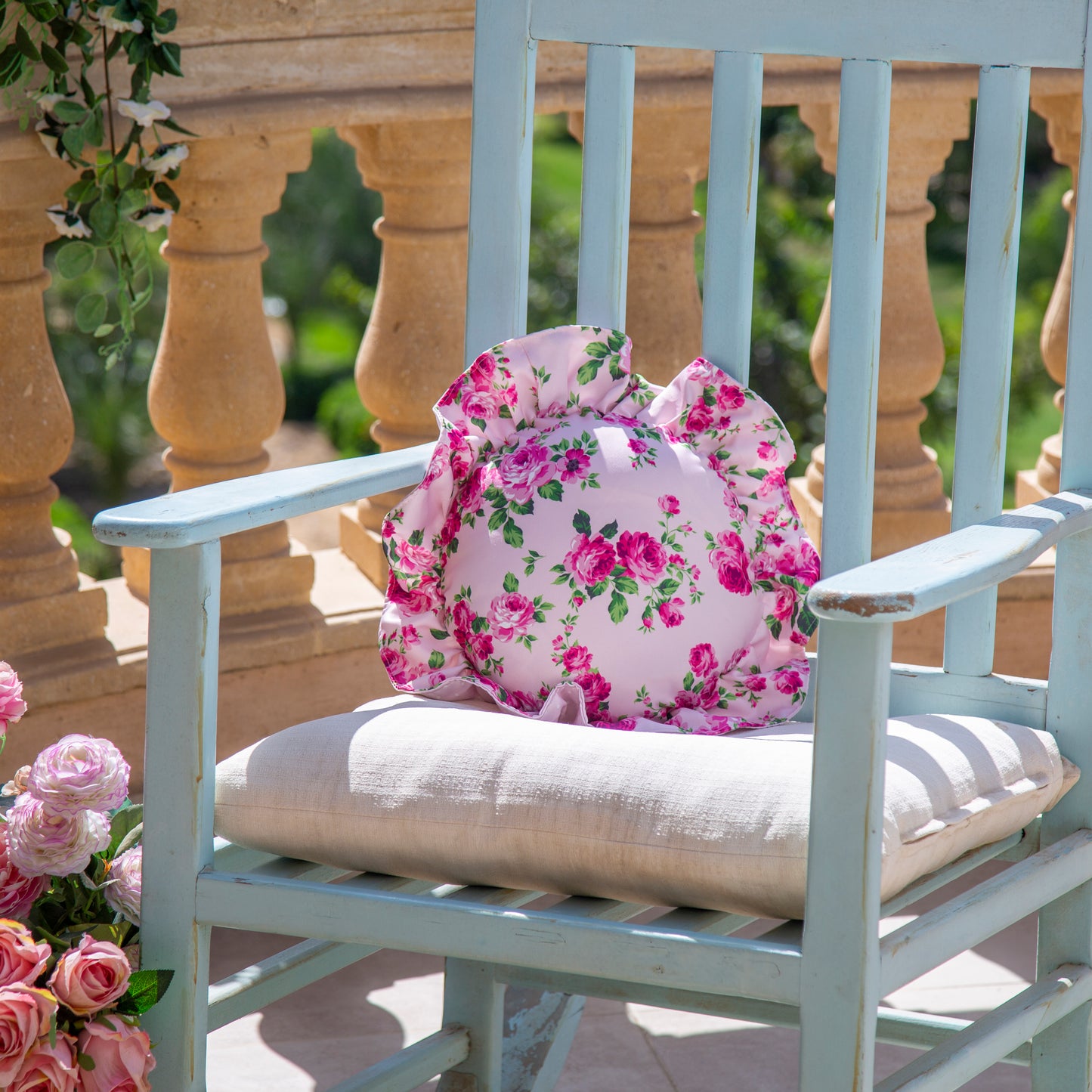 Fleur Cushion with Filling – Ruffled Trim