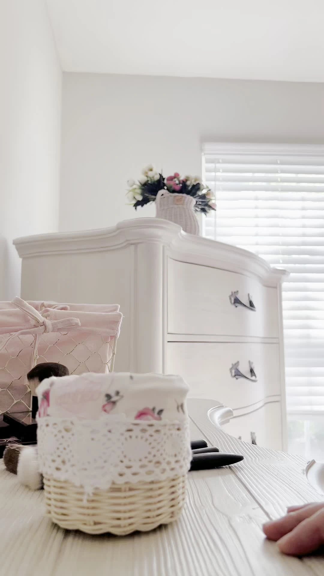 Load video: Mini tube wicker basket with rustic design for organizing and decorating cozy country-style homes