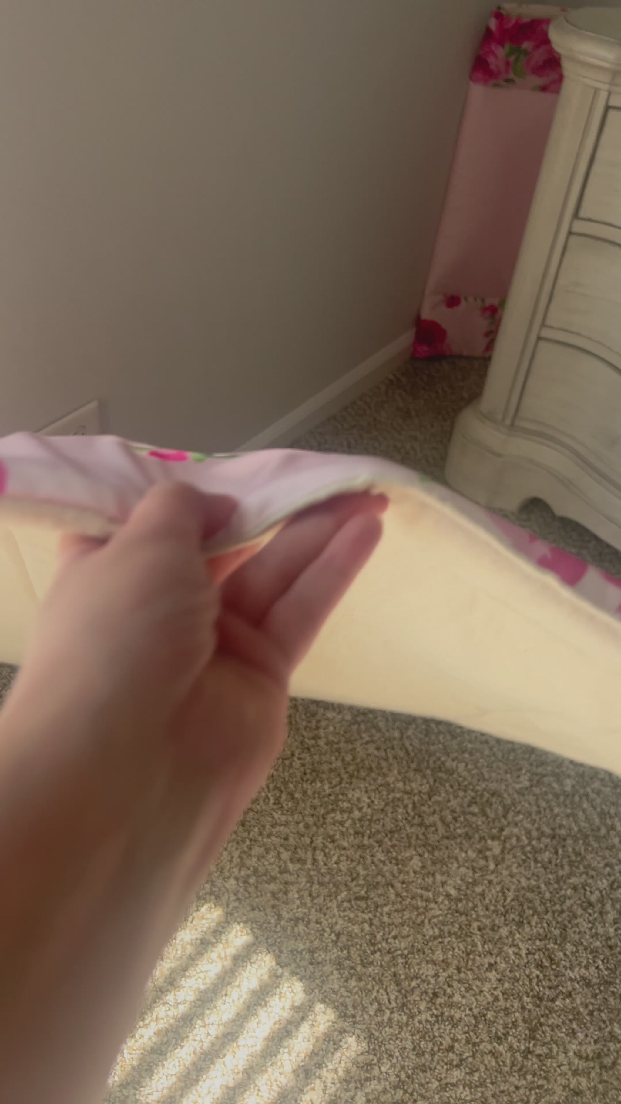 Padded floral print prayer rug with tassels