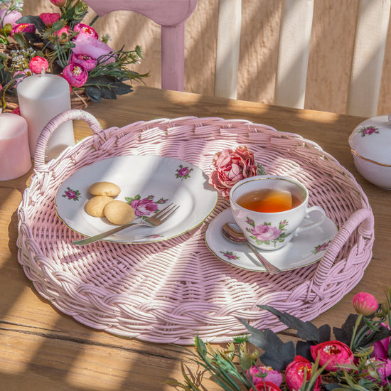Natural round bamboo wicker tray for country décor